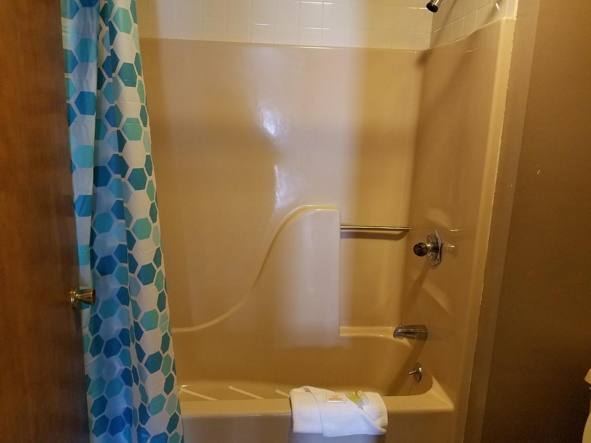 Midwest Inn Paoli エクステリア 写真